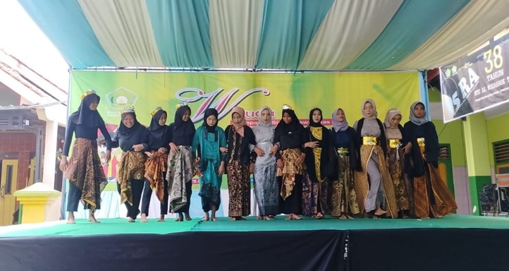 Sesi Hiburan; Seni drama Anak2 kelas 8